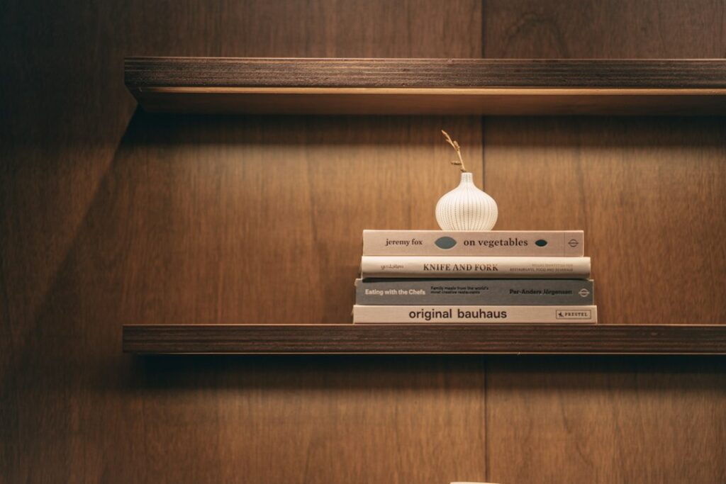 Clean lines · illustrative photograph